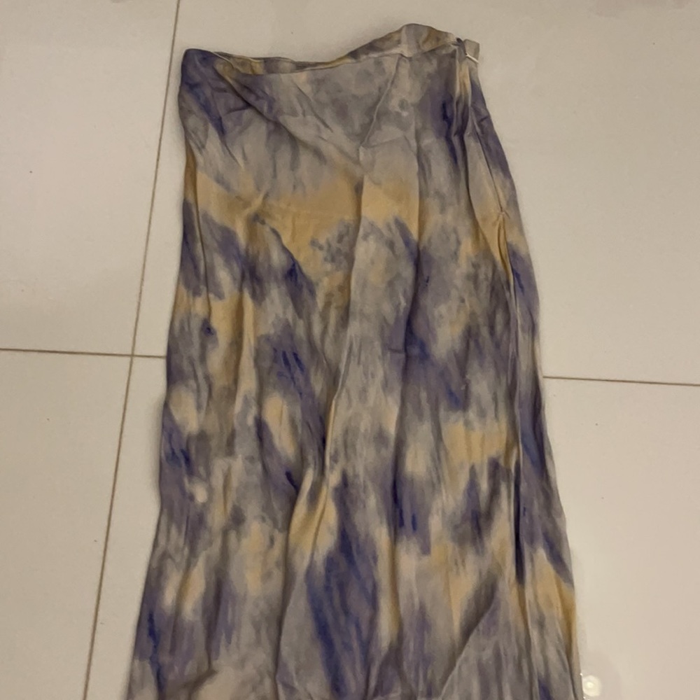 Skirt - Picture 2 of 2